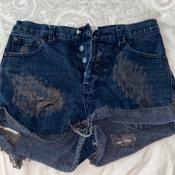 One Teaspoon
Women's Black Hawk Shorts - Picture 4 of 7